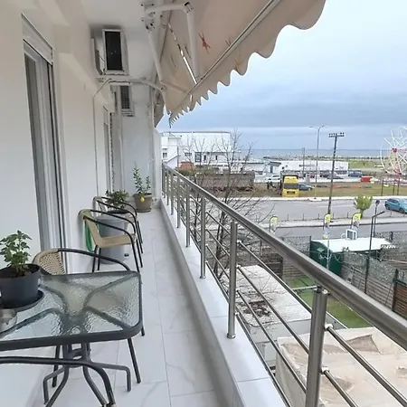 Cozy Sea View Apartment In Paralia Exterior photo